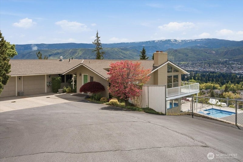 602 Daniels Drive