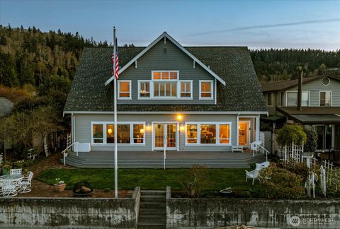 Photo of 817 Shorecrest Drive, Oak Harbor, WA 98277 (MLS # 2501069)
