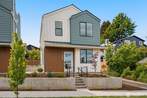 Photo of 7405 Dayton Avenue N, Seattle, WA 98103 (MLS # 2520062)