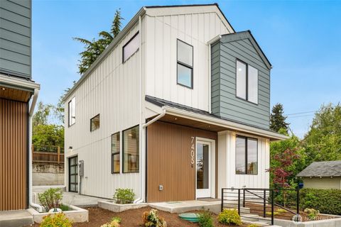 Photo of 7405 Dayton Avenue N, Seattle, WA 98103 (MLS # 2520062)