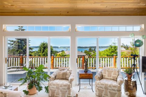 Photo of 615 NE 4th Street, Coupeville, WA 98239 (MLS # 2516814)
