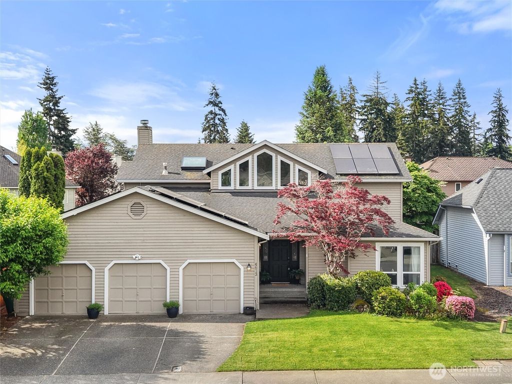 Photo of 4613 NE 19th Street, Renton, WA 98059 (MLS # 2524789)