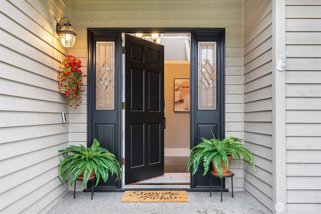 Photo of 4613 NE 19th Street, Renton, WA 98059 (MLS # 2524789)