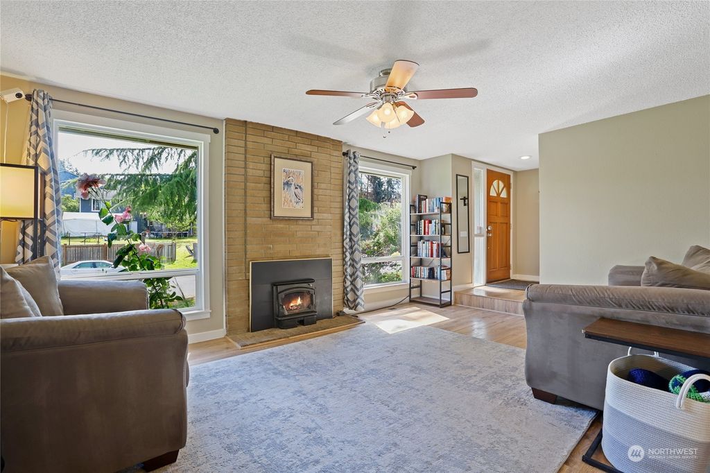 Photo of 5824 66th Avenue NE, Marysville, WA 98270 (MLS # 2277179)