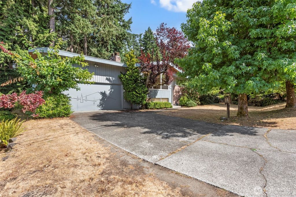 Photo of 5318 128th Avenue SE, Bellevue, WA 98006 (MLS # 2418727)