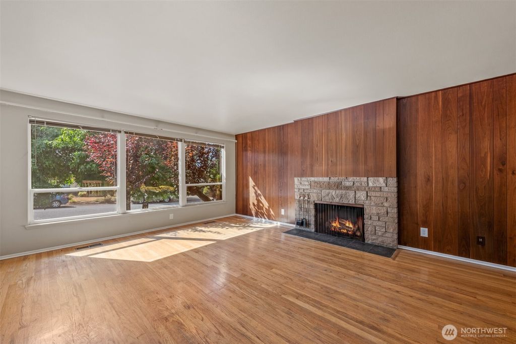 Photo of 5318 128th Avenue SE, Bellevue, WA 98006 (MLS # 2418727)
