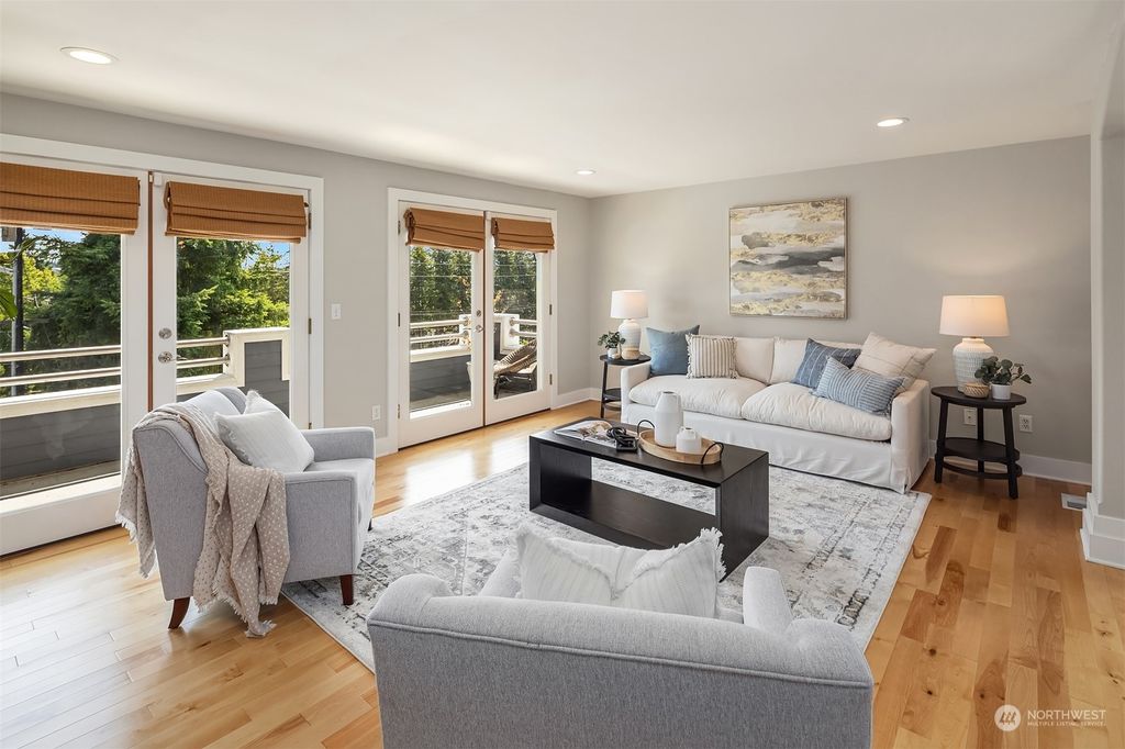 Photo of 6639 NE 190th Street, Kenmore, WA 98028 (MLS # 2133571)