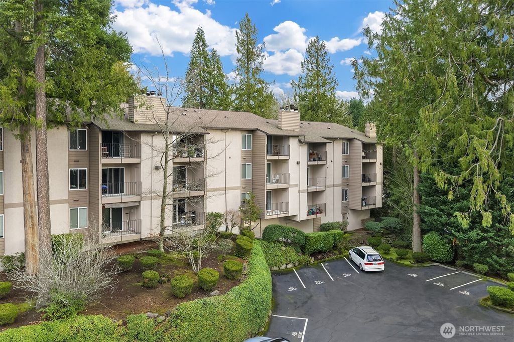 Photo of 11639 100th Avenue NE #B7, Kirkland, WA 98034 (MLS # 2468645)