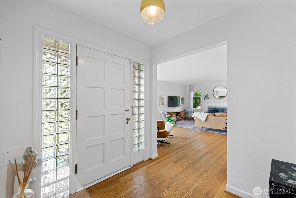 Photo of 1604 28th Avenue W, Seattle, WA 98199 (MLS # 2395226)