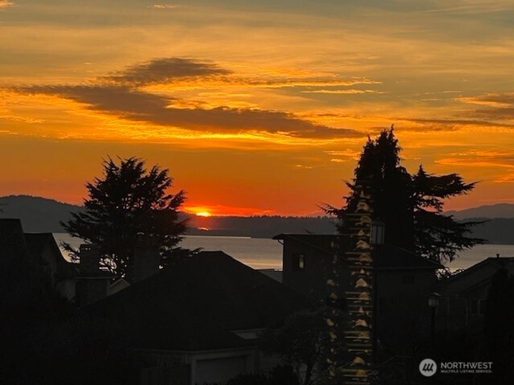 Photo of 1604 28th Avenue W, Seattle, WA 98199 (MLS # 2395226)