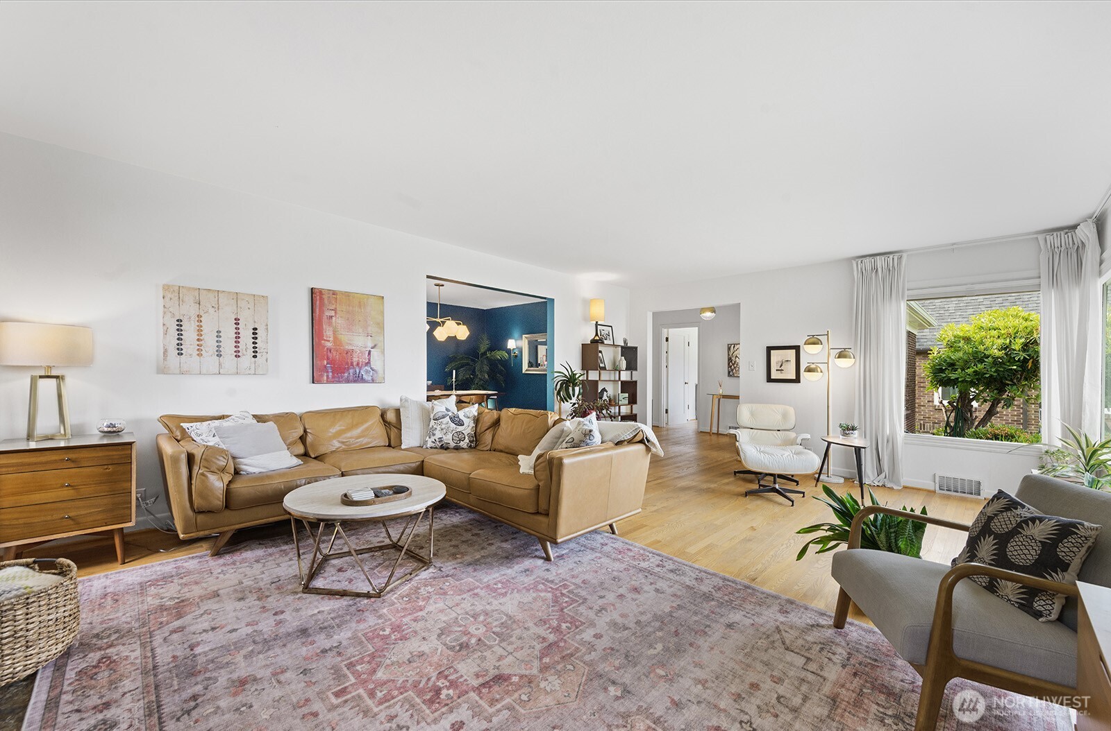 1604 28th Avenue W