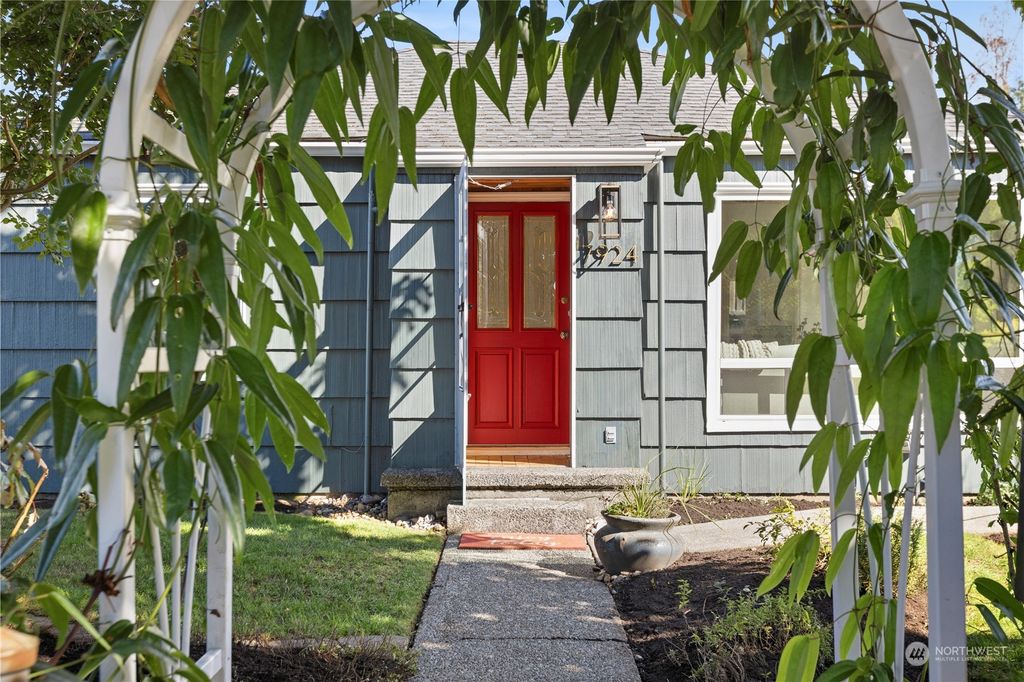 Photo of 7924 17th Avenue SW, Seattle, WA 98106 (MLS # 2292111)