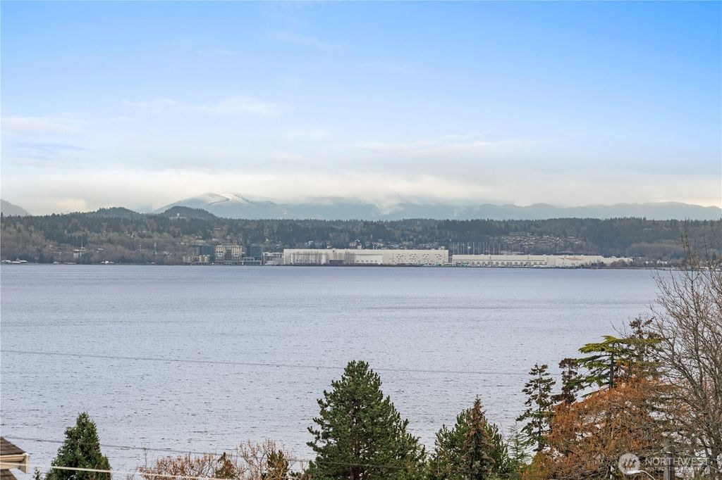 listing image 9364345789553343997