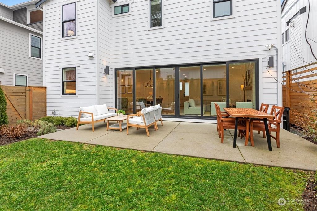 listing image 9367785055813926494