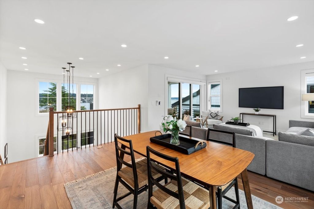 listing image 9362335349429983033