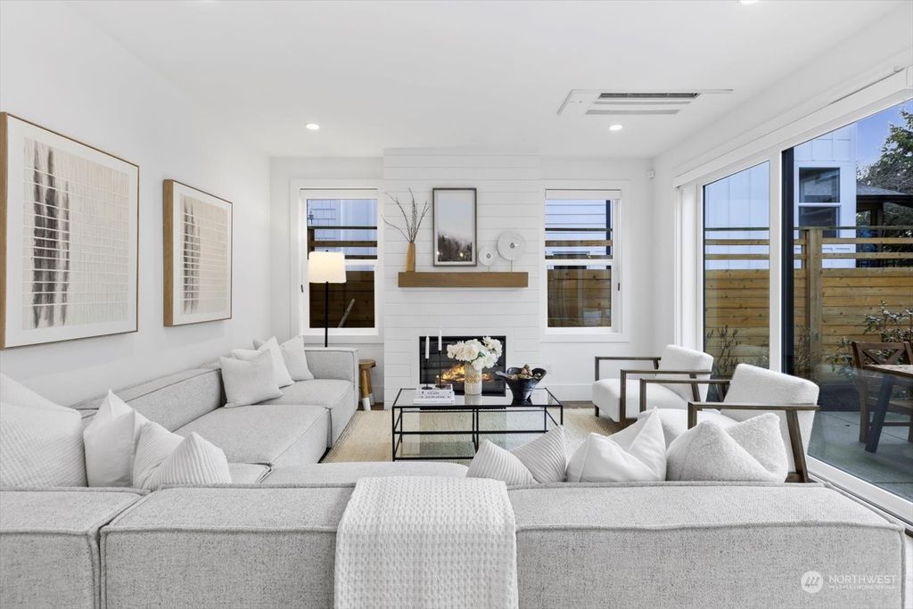 listing image 9367452505802600785