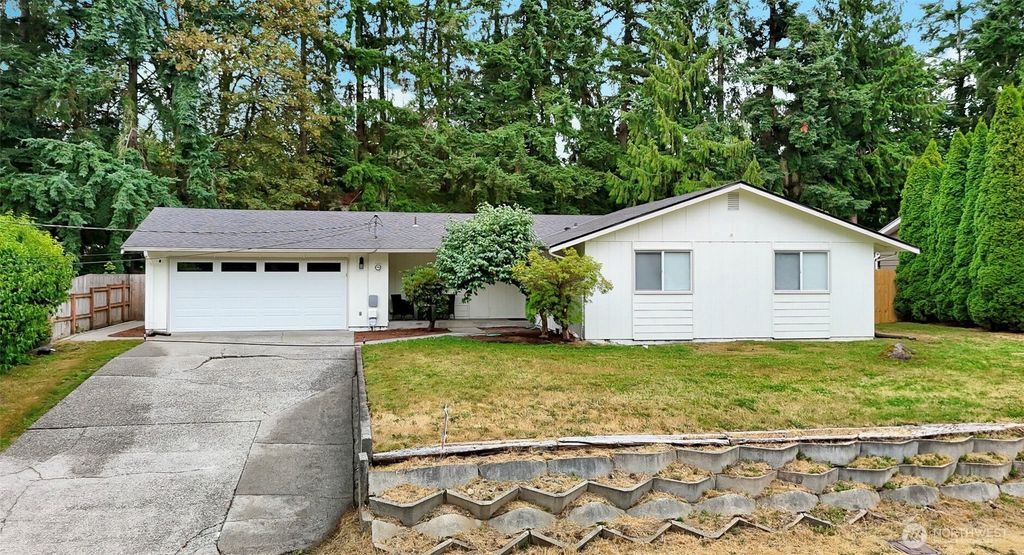 Photo of 2919 95th Drive SE, Lake Stevens, WA 98258 (MLS # 2413214)