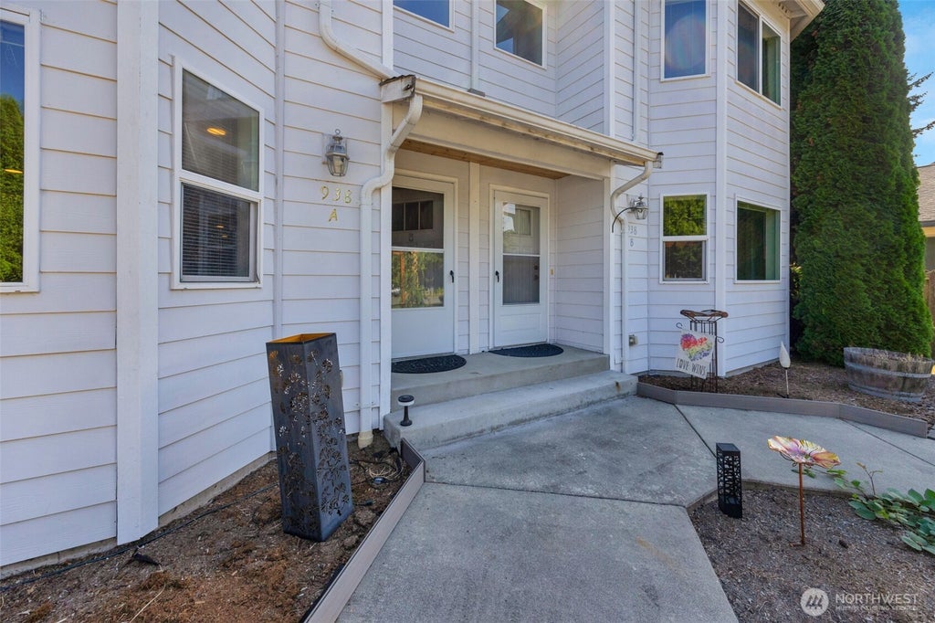 Photo of 938 Quinn Avenue, Marysville, WA 98270 (MLS # 2572116)