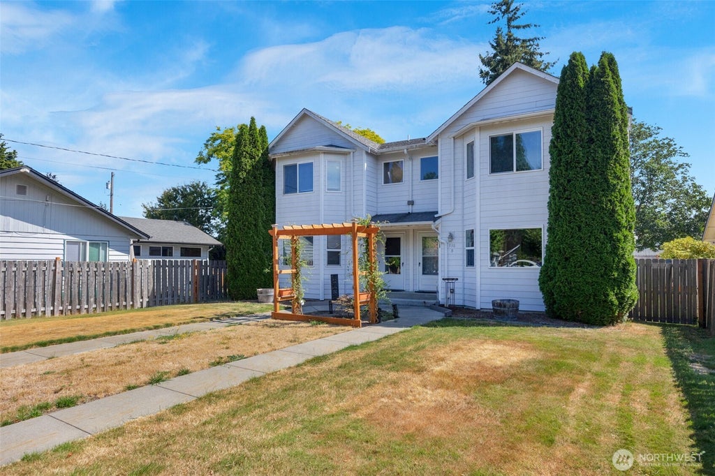 Photo of 938 Quinn Avenue, Marysville, WA 98270 (MLS # 2572116)