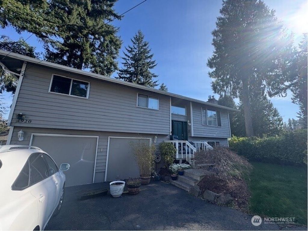 Photo of 1920 S 308th Street, Federal Way, WA 98003 (MLS # 2498758)