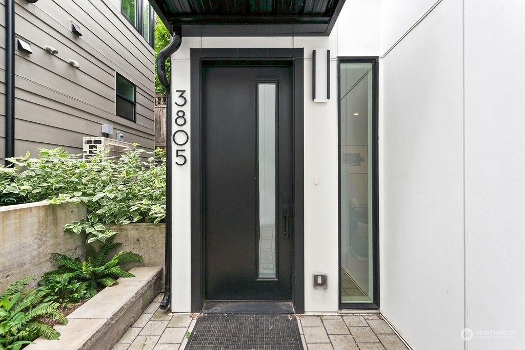 Photo of 3805 35th Avenue W, Seattle, WA 98199 (MLS # 2310313)