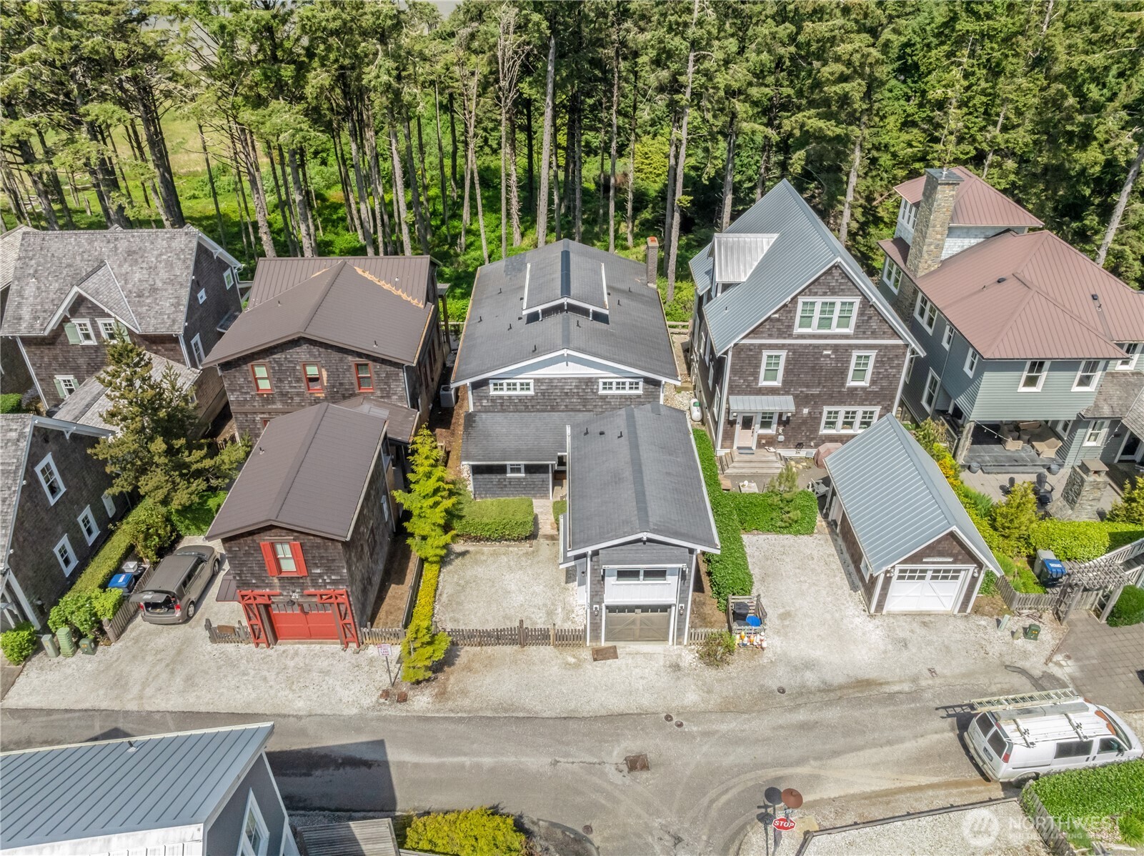 33 N Glen Lane