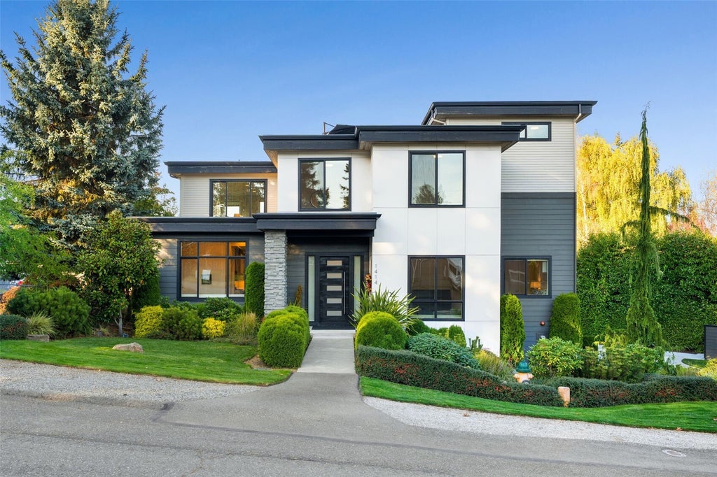 Photo of 1414 SW 158th Street, Burien, WA 98166 (MLS # 2598072)