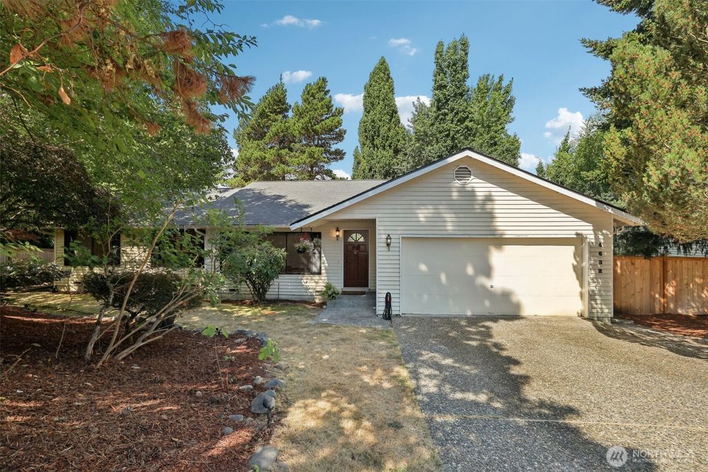Photo of 4632 SW 74th St St, Mukilteo, WA 98275 (MLS # 2411930)