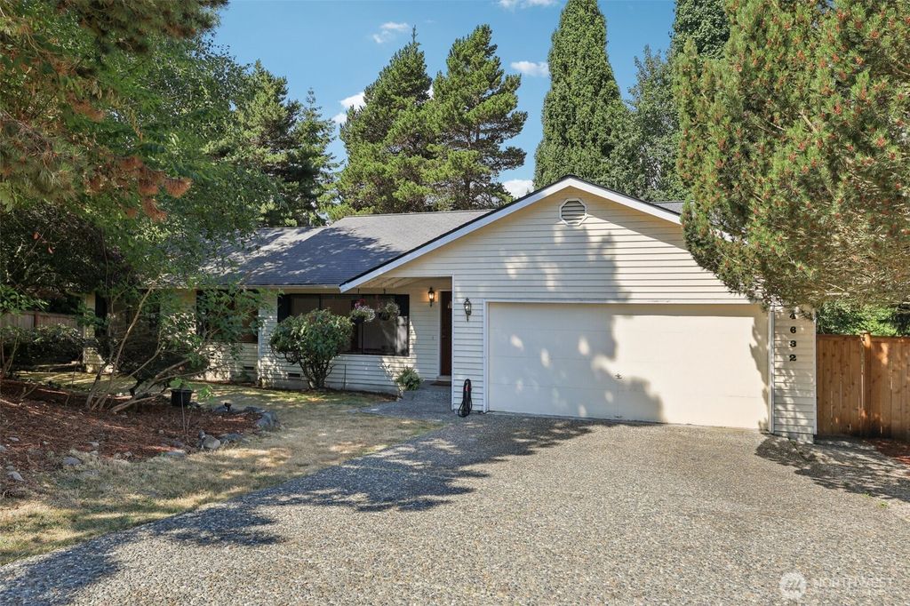 Photo of 4632 SW 74th St St, Mukilteo, WA 98275 (MLS # 2411930)