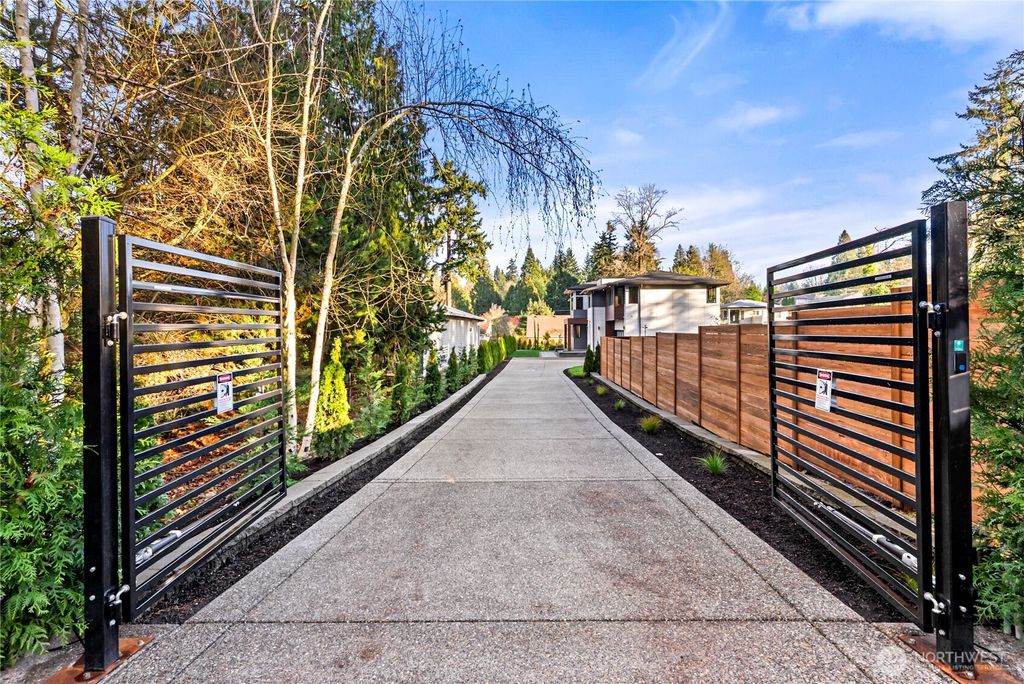 Photo of 30220 23rd Avenue SW, Federal Way, WA 98023 (MLS # 2461260)