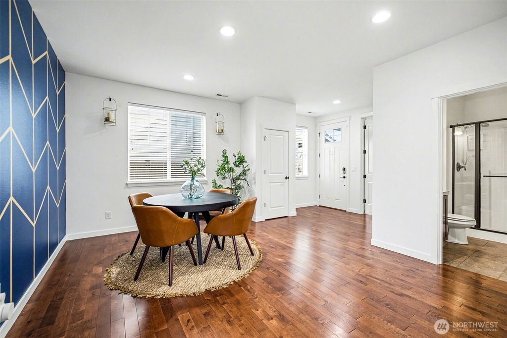 Photo of 34117 SE Ash Street, Snoqualmie, WA 98065 (MLS # 2499442)