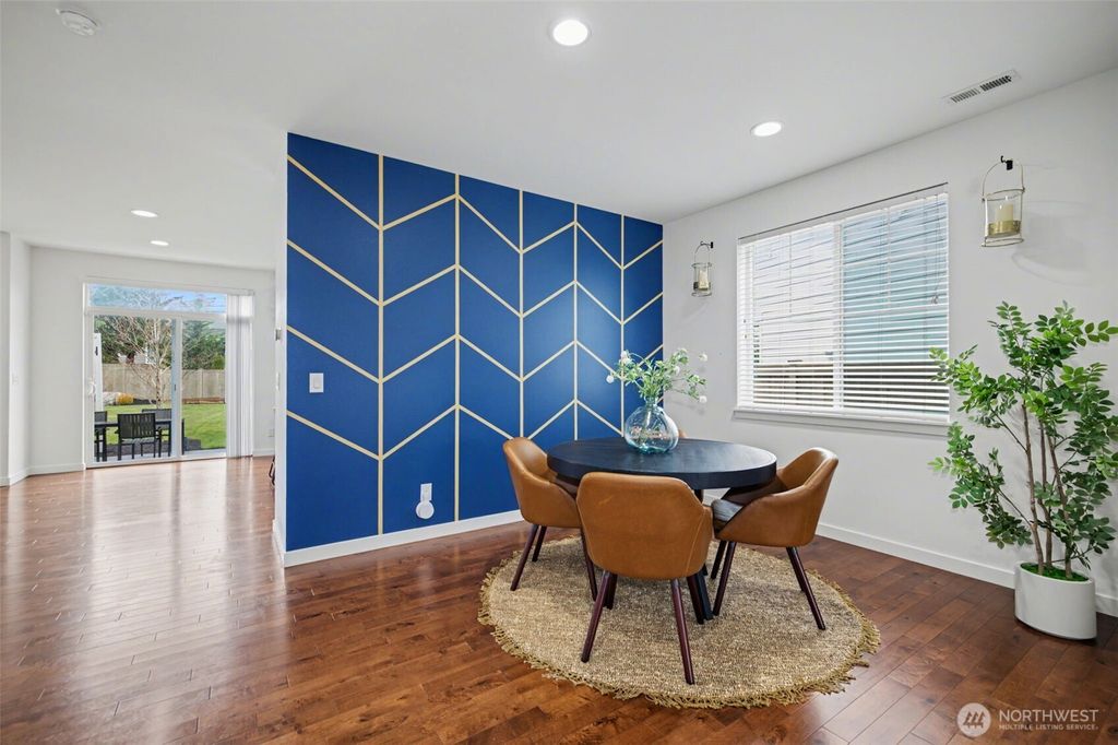 Photo of 34117 SE Ash Street, Snoqualmie, WA 98065 (MLS # 2499442)