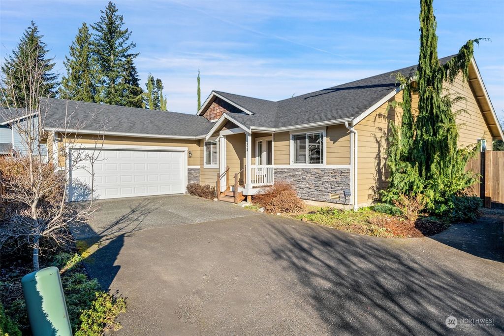 Photo of 329 Dennis Way, Monroe, WA 98272 (MLS # 2328254)
