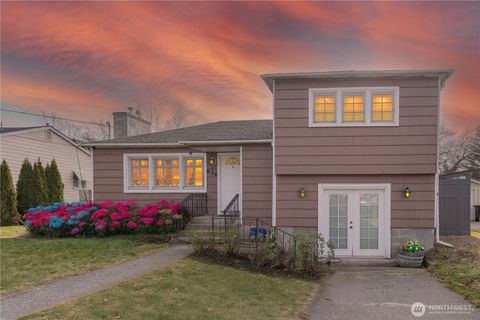 Photo of 630 Francis Avenue, Walla Walla, WA 99362 (MLS # 2457392)