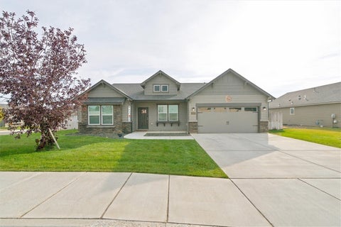 Photo of 8004 Cassiar Drive, Pasco, WA 99301 (MLS # 2597986)