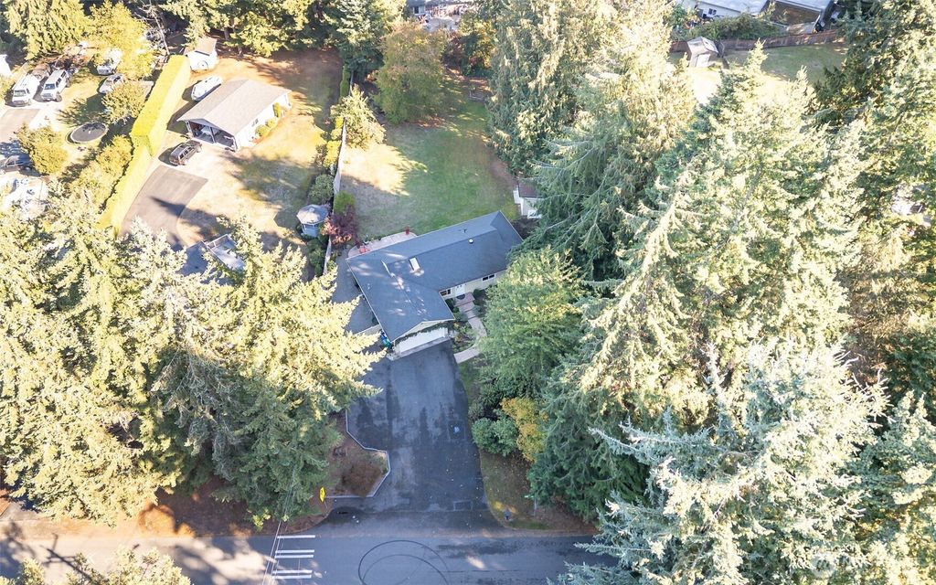 Photo of 30402 12th Avenue SW, Federal Way, WA 98023 (MLS # 2443637)