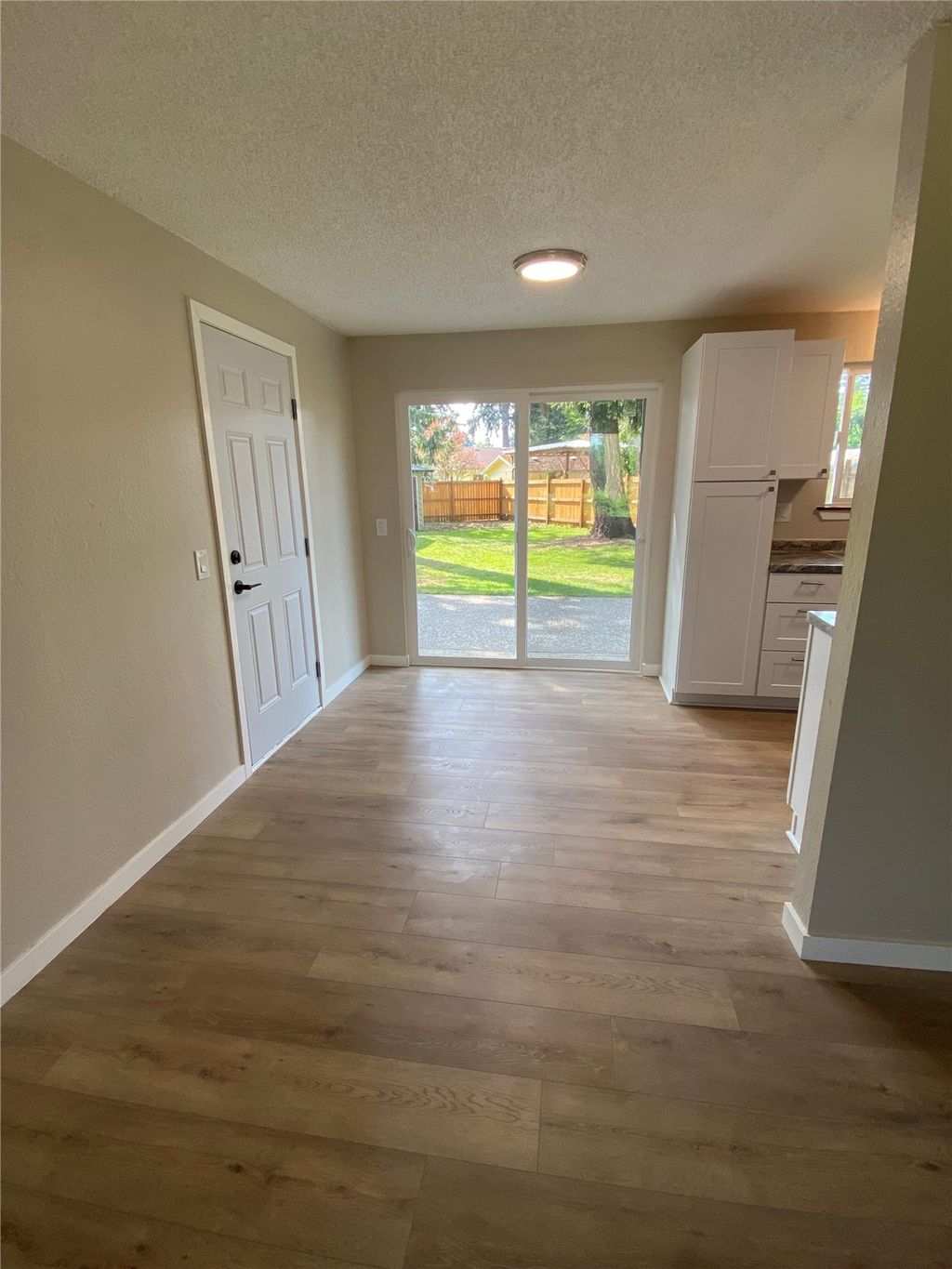 listing image 9364831711604004070