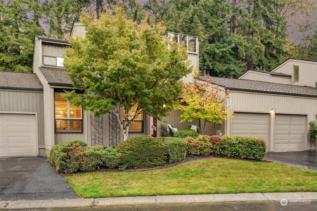 Photo of 2032 210th Circle NE #A22, Sammamish, WA 98074 (MLS # 2012184)