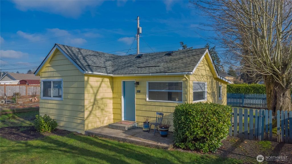 Photo of 6645 S Oakes Street, Tacoma, WA 98409 (MLS # 2475496)