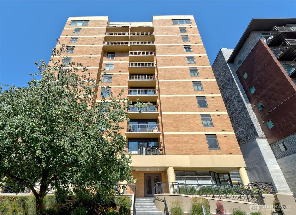 Photo of 1300 University Street #2A, Seattle, WA 98101 (MLS # 2573350)