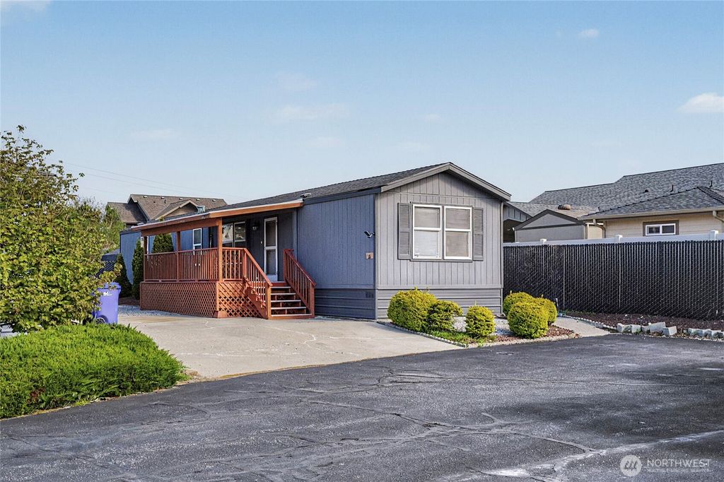 Photo of 1608 N Western Ave Ave #25, Wenatchee, WA 98801 (MLS # 2513565)