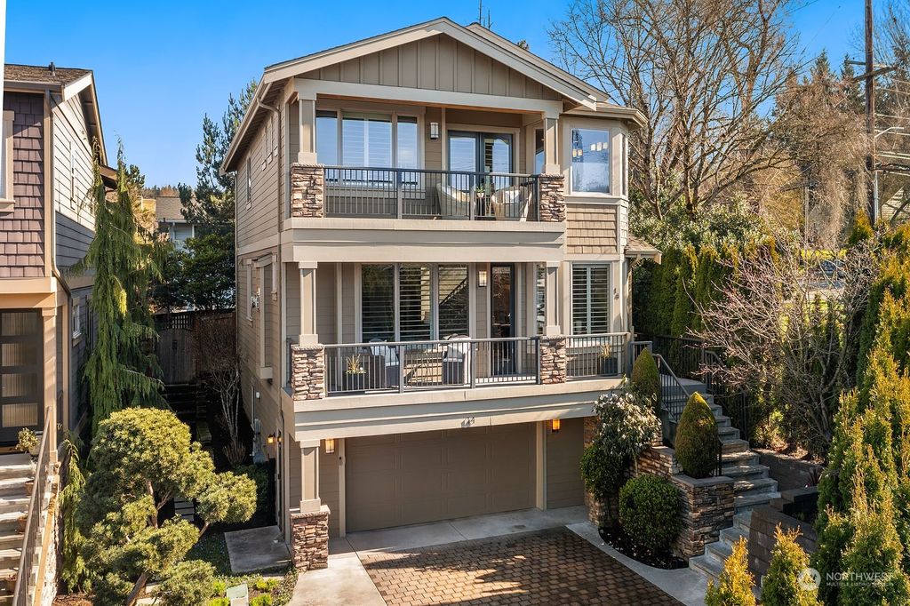 Photo of 14 6th Street, Kirkland, WA 98033 (MLS # 2199113)