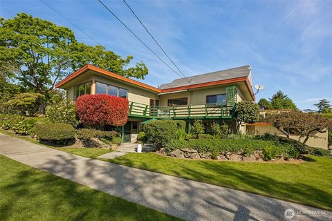 5004 38th Avenue NE Seattle WA 98105