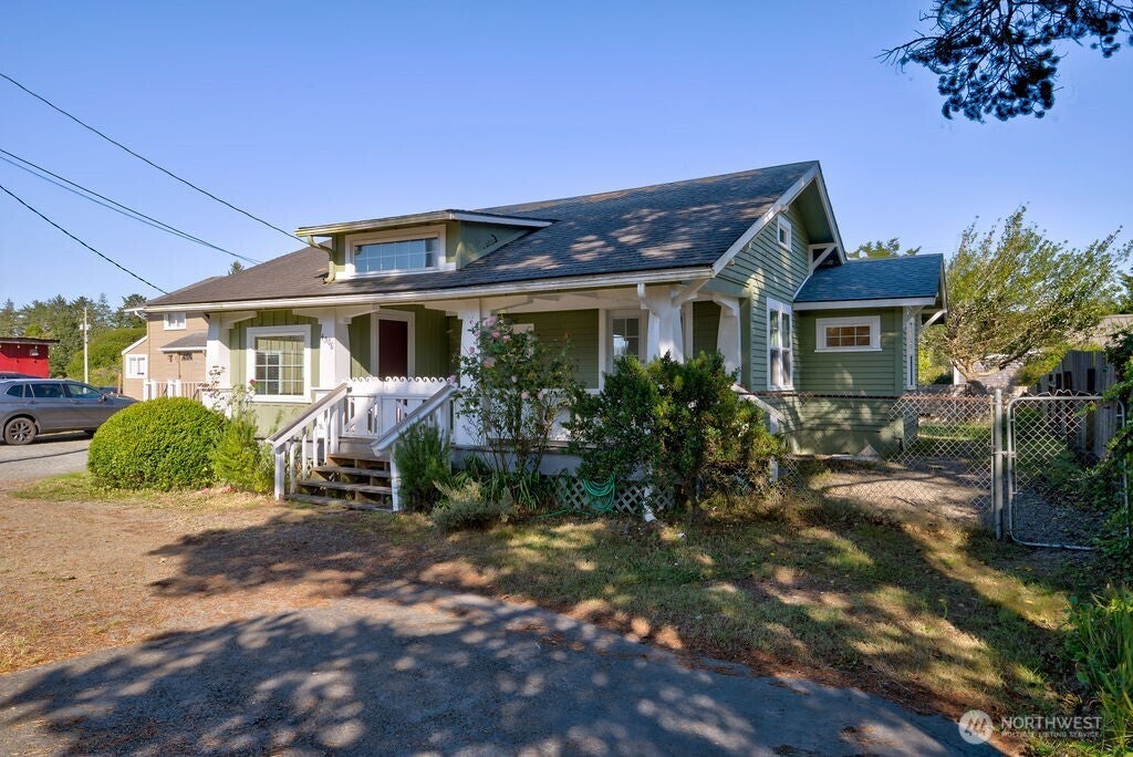 Photo of 4506 Pacific Way, Seaview, WA 98644 (MLS # 2584802)