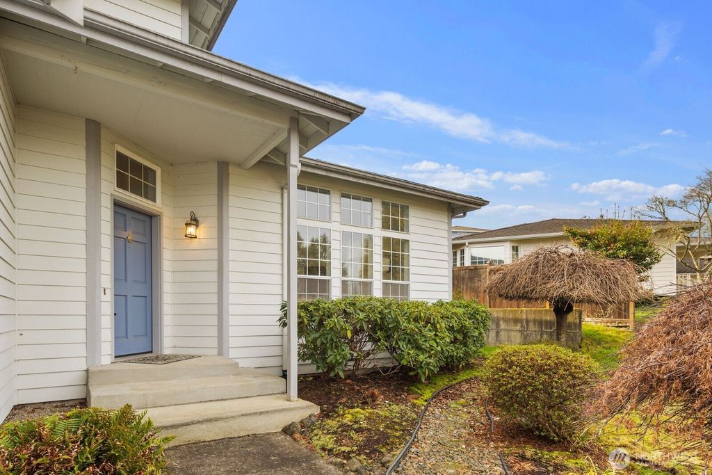 Photo of 1912 Dumas Circle NE, Tacoma, WA 98422 (MLS # 2474665)