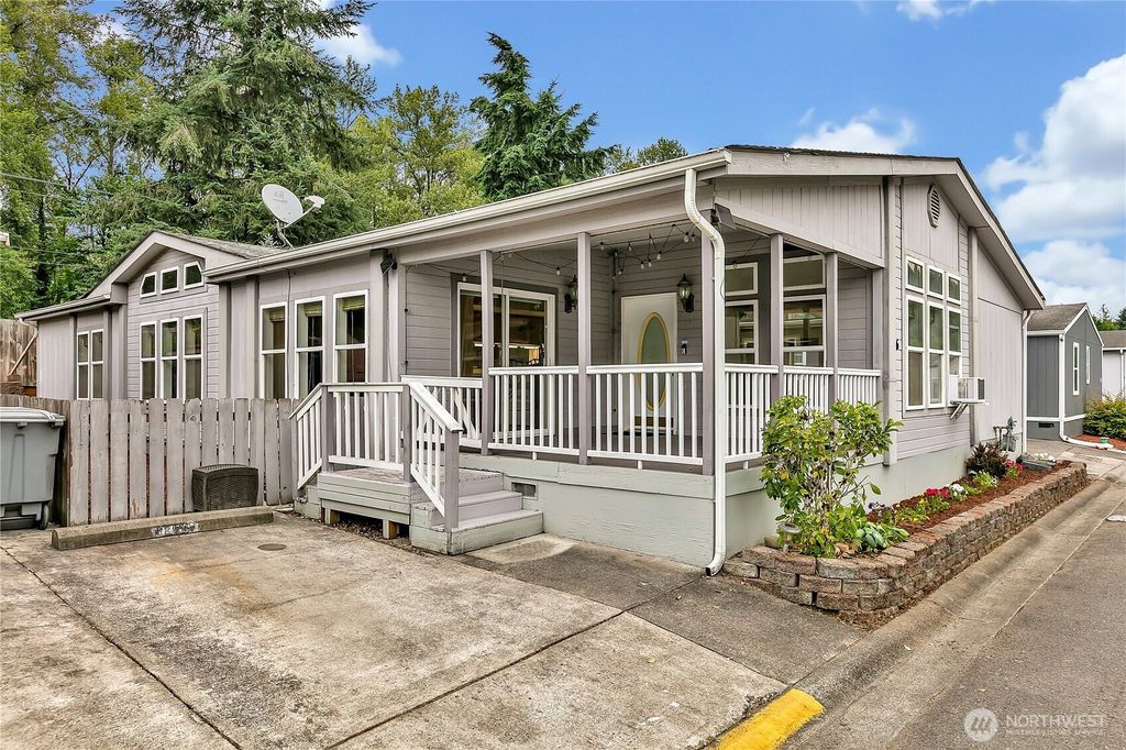 Photo of 15400 SE 155th Place #16, Renton, WA 98058 (MLS # 2398674)