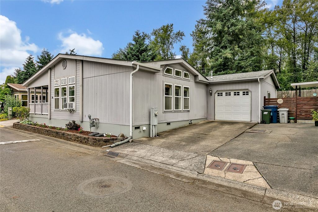 Photo of 15400 SE 155th Place #16, Renton, WA 98058 (MLS # 2398674)