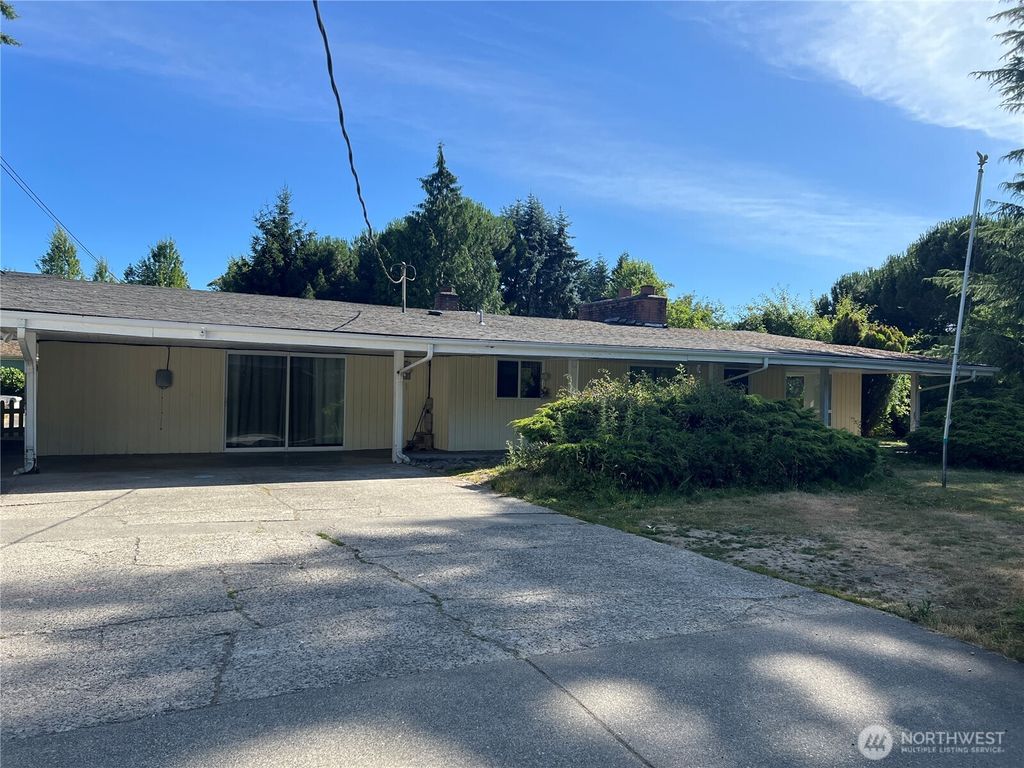 Photo of 15651 NE 116th Street, Redmond, WA 98053 (MLS # 2409732)