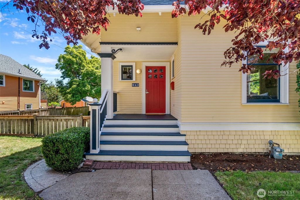 Photo of 943 NW 60th Street, Seattle, WA 98107 (MLS # 2529198)