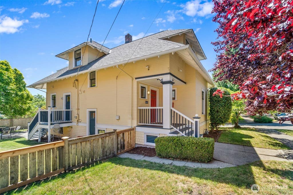 Photo of 943 NW 60th Street, Seattle, WA 98107 (MLS # 2529198)